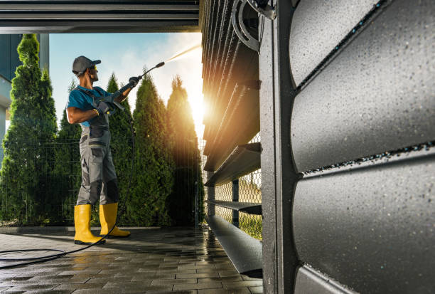 Best Pool Deck Cleaning  in Richmond, CA